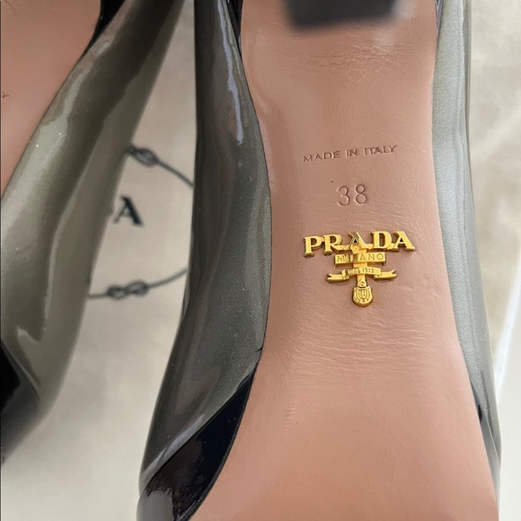 Prada heels - Picture 5 of 14